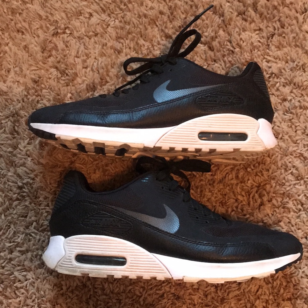 Nike air max 90 8.5 Women’s black 881106-002